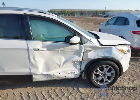 2016 Ford Escape Titanium из США, поврежденный, VIN 1FMCU9J92GUC52785